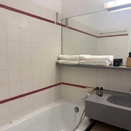 2 Pieces - Piscine - Plages * Cannes